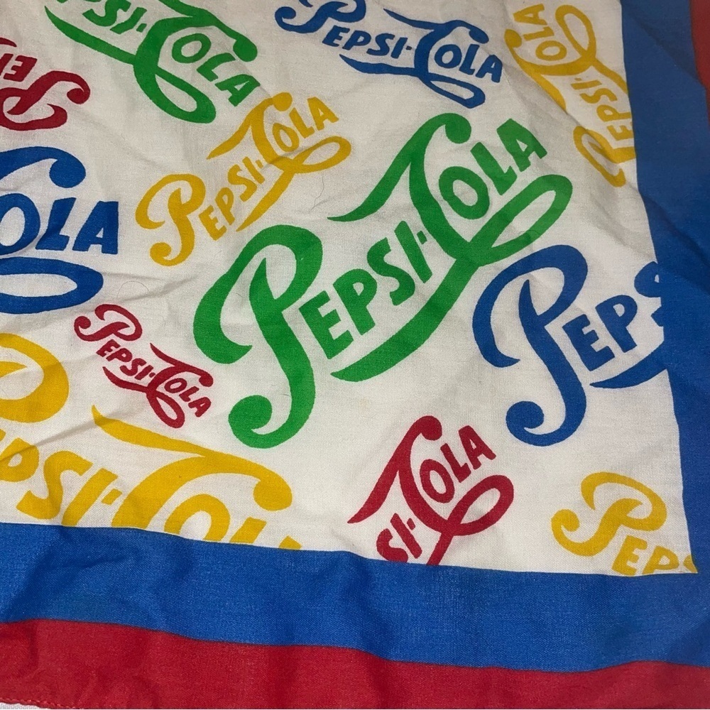 🥤Vintage Pepsi bandanna, scarf, handkerchief - Picture 2 of 9